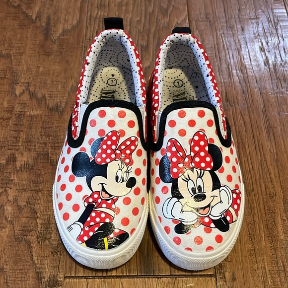 Minnie Mouse Slip-ons Size 1 - Picture 2 of 4